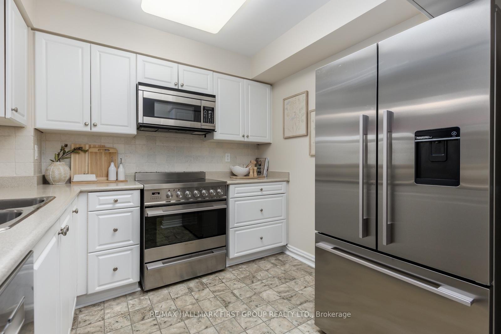 Photo 3 of Unit 1314, 100 Burloak Drive, Burlington, Appleby — HOMEH