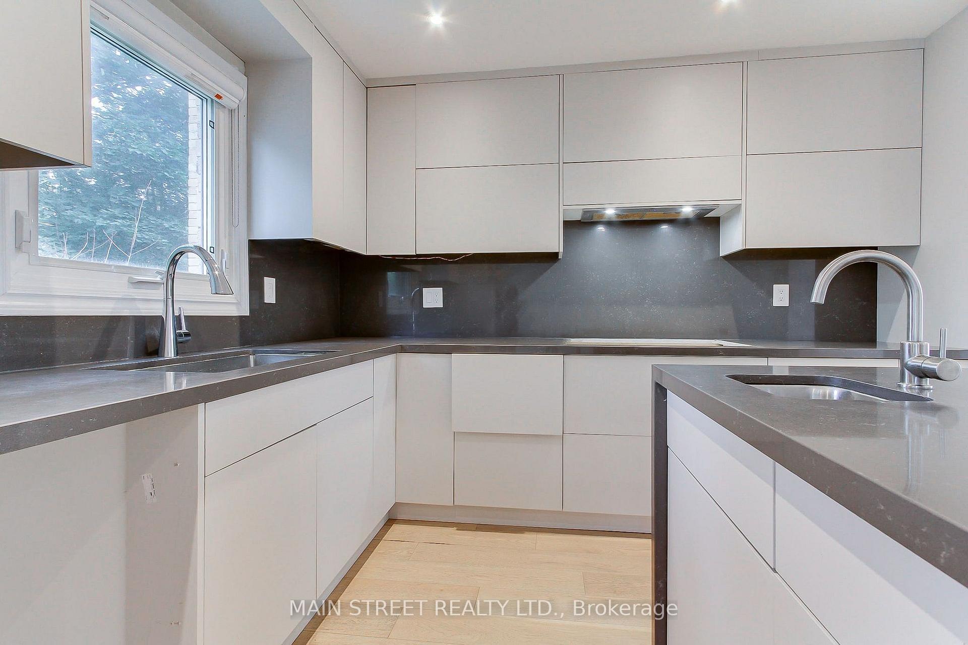 Photo 9 of 27 Murdock Avenue, Aurora, Aurora Heights — HOMEH
