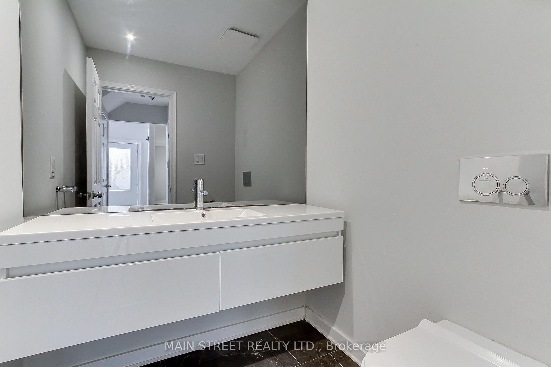 Photo 17 of 27 Murdock Avenue, Aurora, Aurora Heights — HOMEH