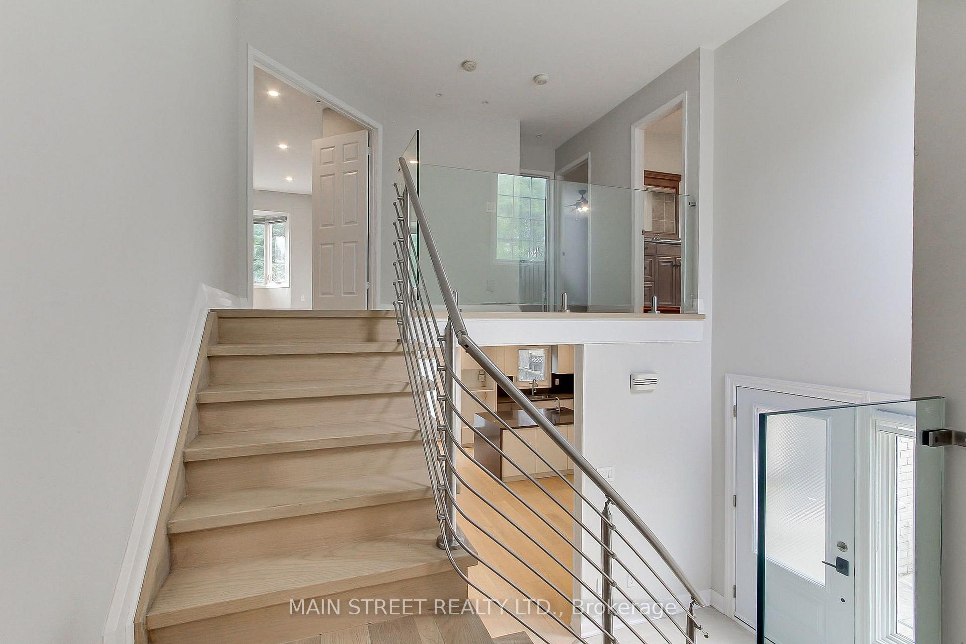Photo 18 of 27 Murdock Avenue, Aurora, Aurora Heights — HOMEH