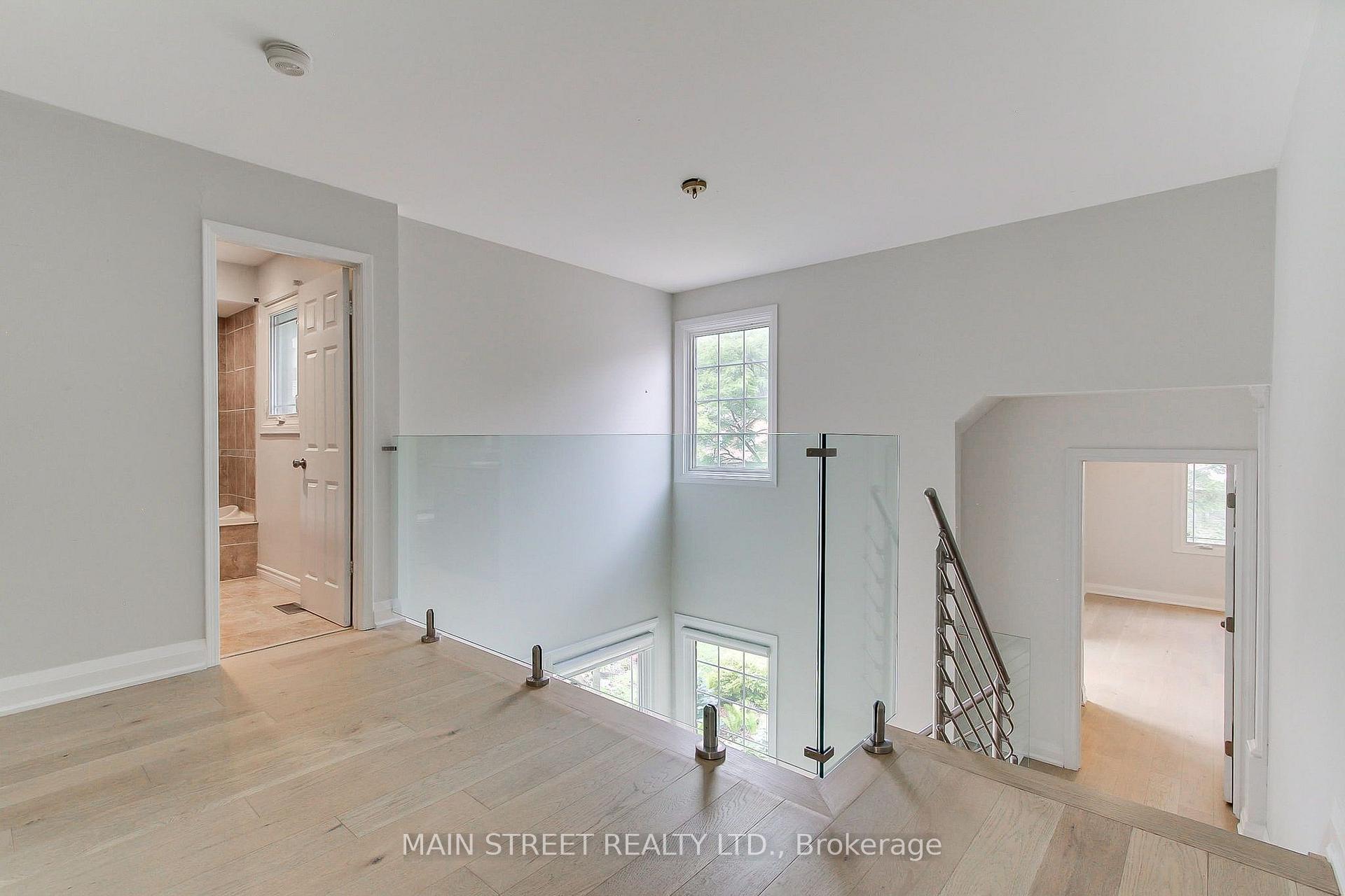 Photo 19 of 27 Murdock Avenue, Aurora, Aurora Heights — HOMEH