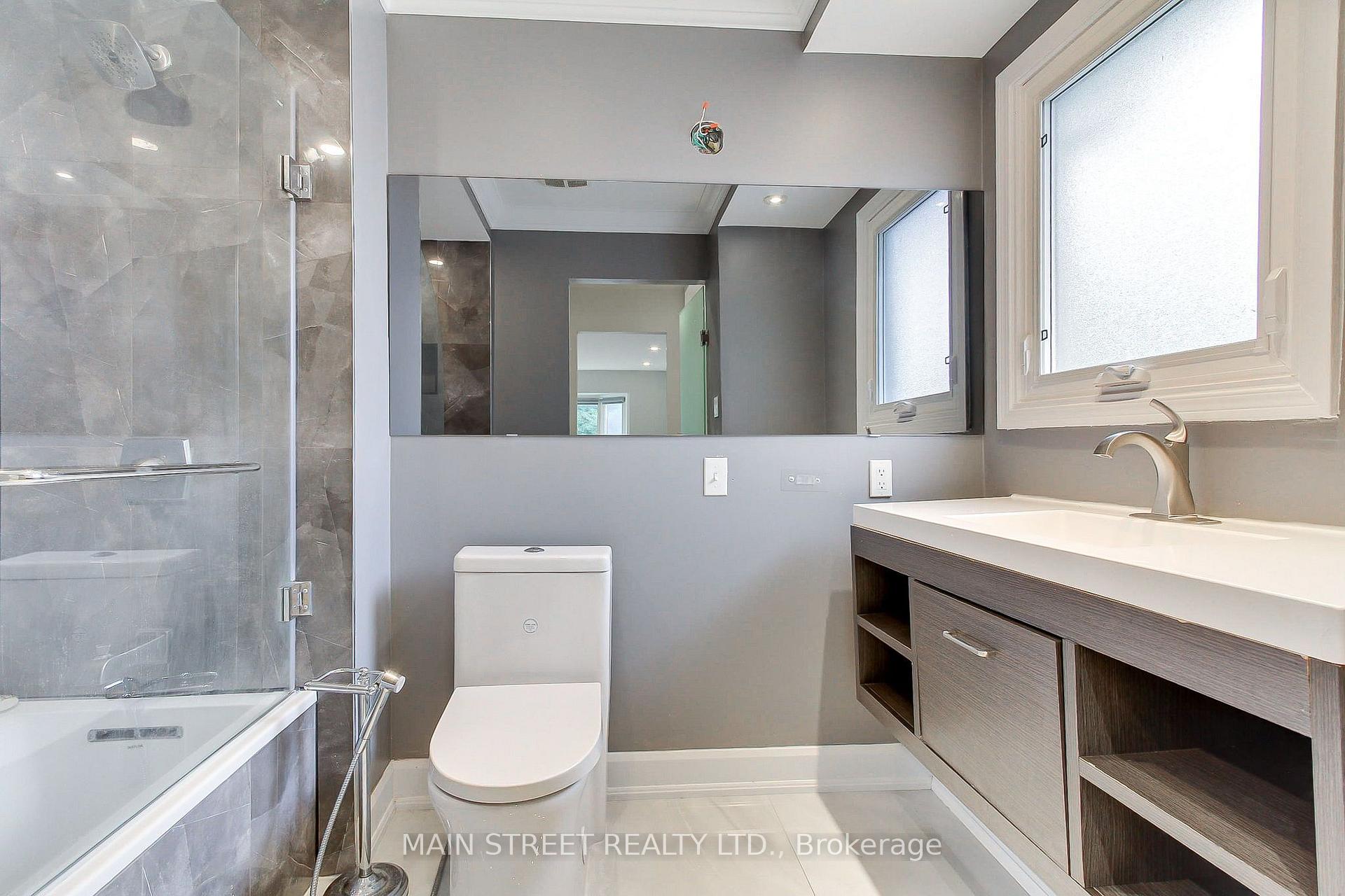 Photo 24 of 27 Murdock Avenue, Aurora, Aurora Heights — HOMEH