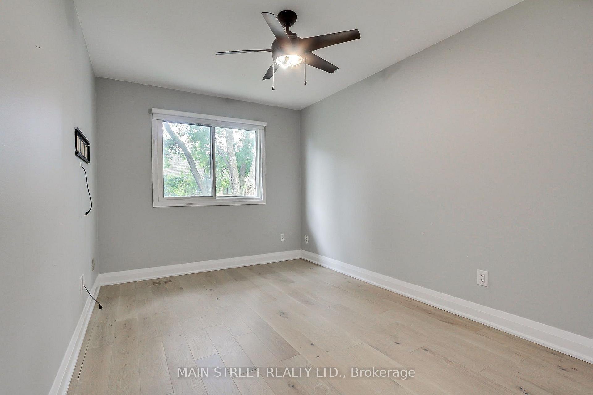 Photo 26 of 27 Murdock Avenue, Aurora, Aurora Heights — HOMEH