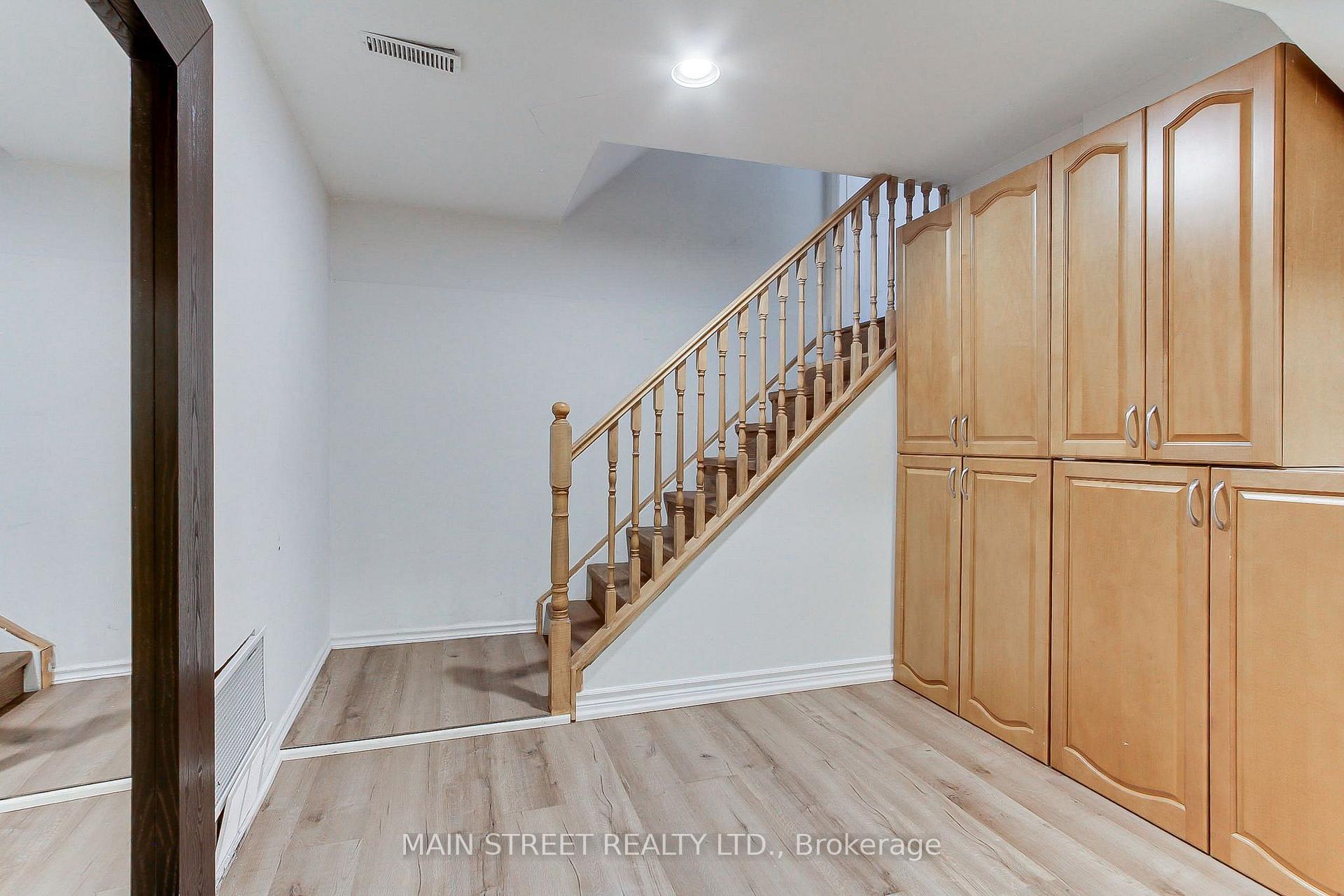 Photo 33 of 27 Murdock Avenue, Aurora, Aurora Heights — HOMEH