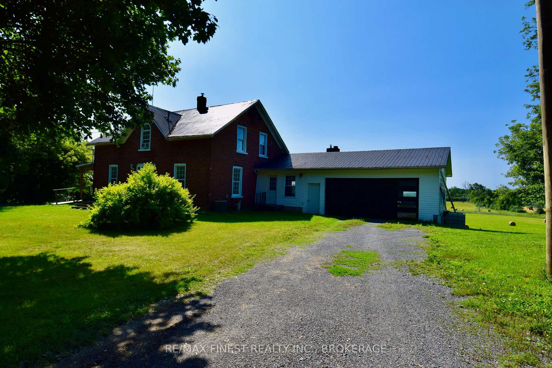 Photo 24 of 1990 Switzerville Road, Loyalist, Lennox and Addington - South — HOMEH