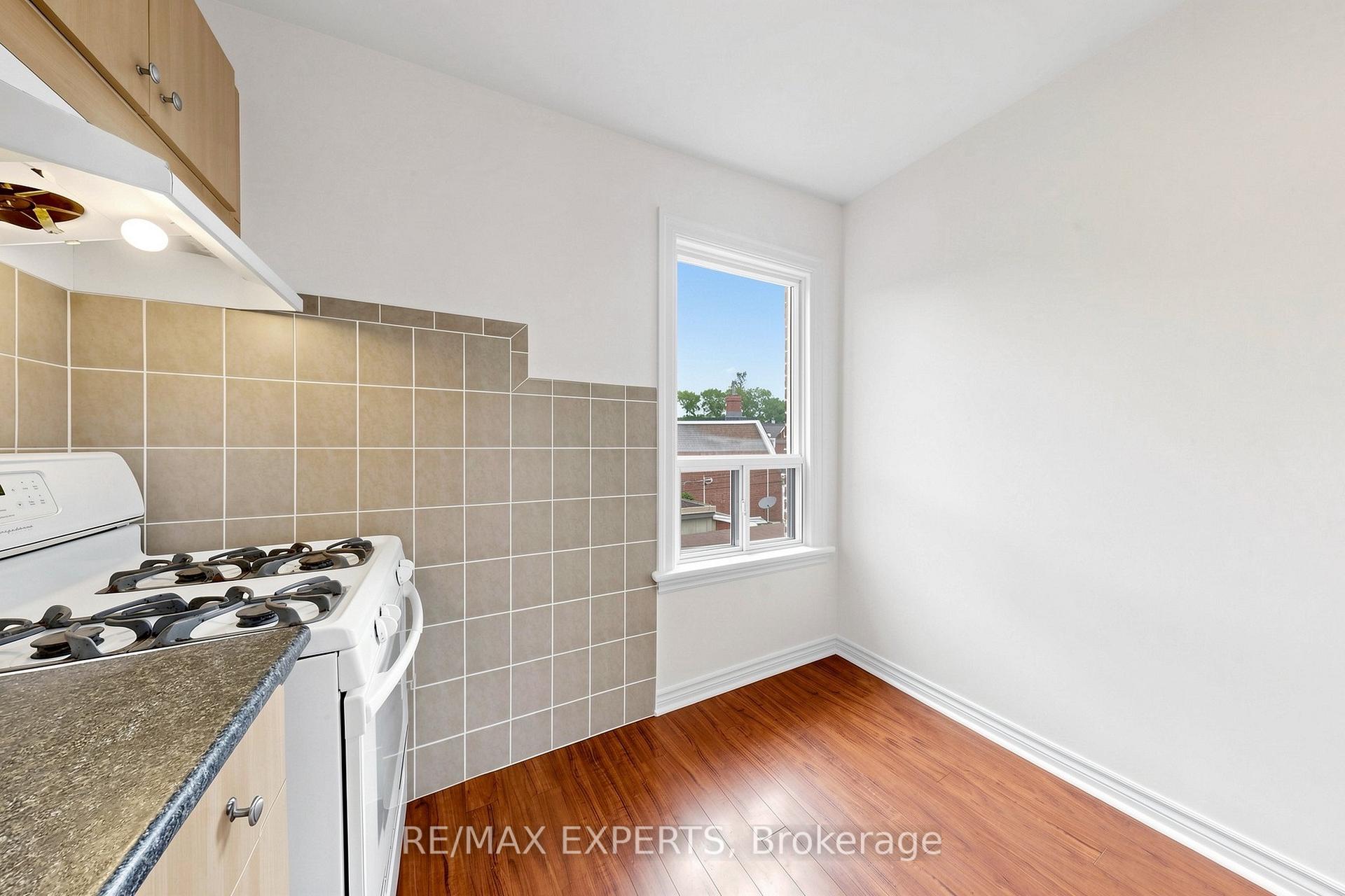 Photo 21 of 8 Parr Street, Toronto, Little Portugal — HOMEH