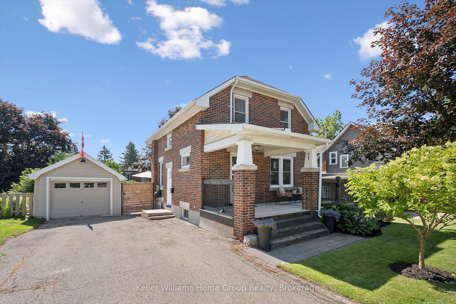 Front of 680 St Andrew Street W
