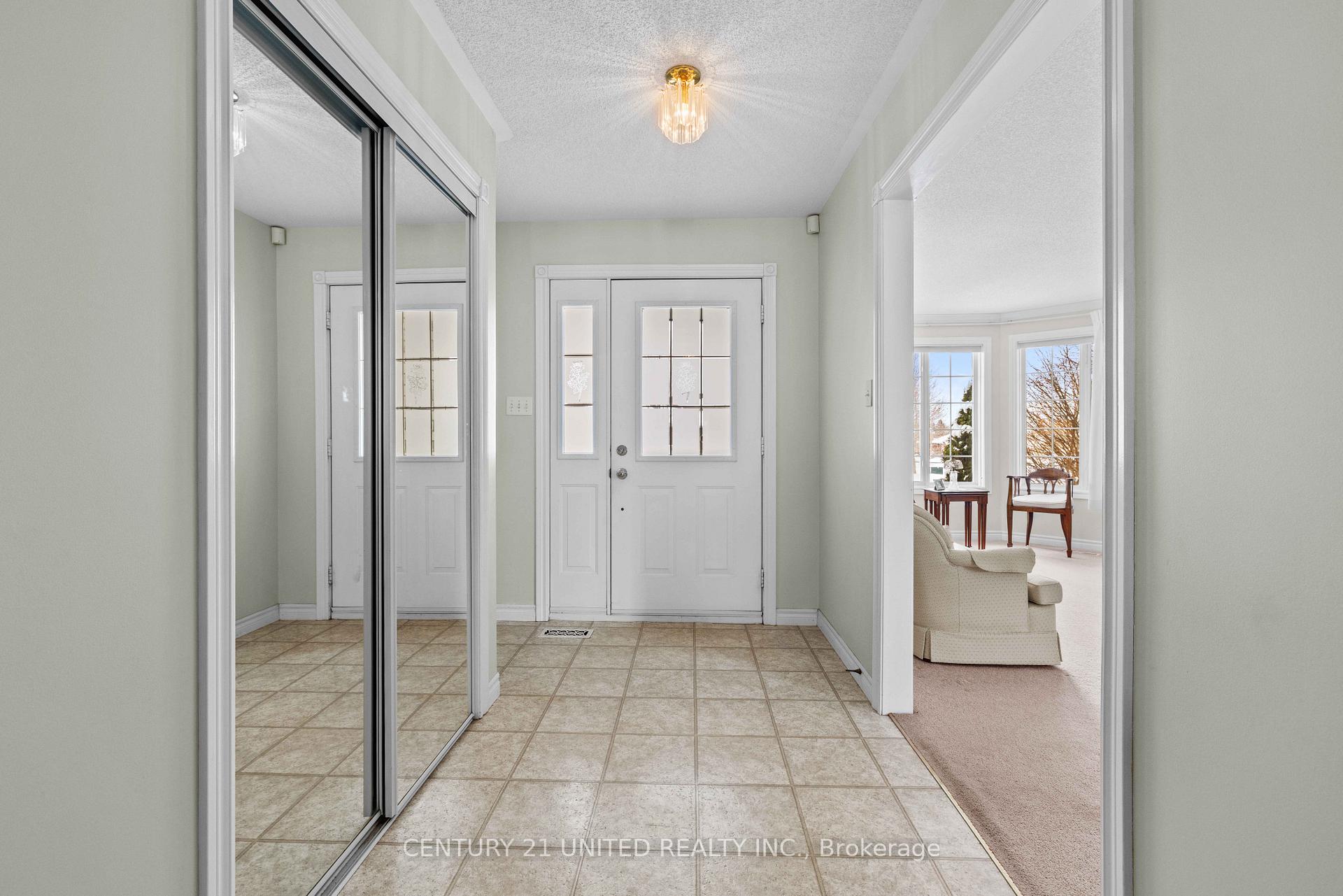 Photo 2 of 2903 Jennifer Drive, Peterborough, Northcrest Ward 5 — HOMEH