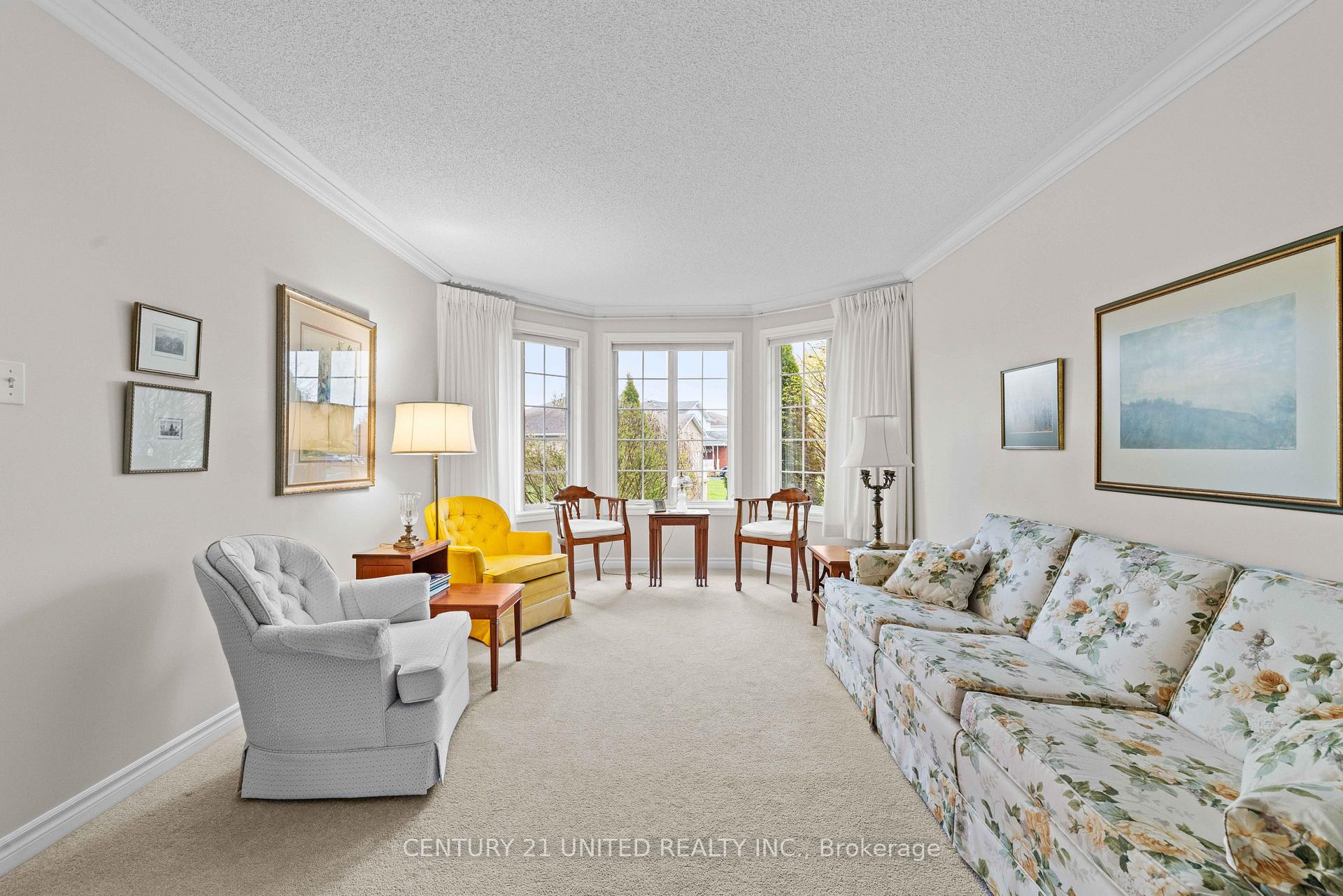 Photo 3 of 2903 Jennifer Drive, Peterborough, Northcrest Ward 5 — HOMEH