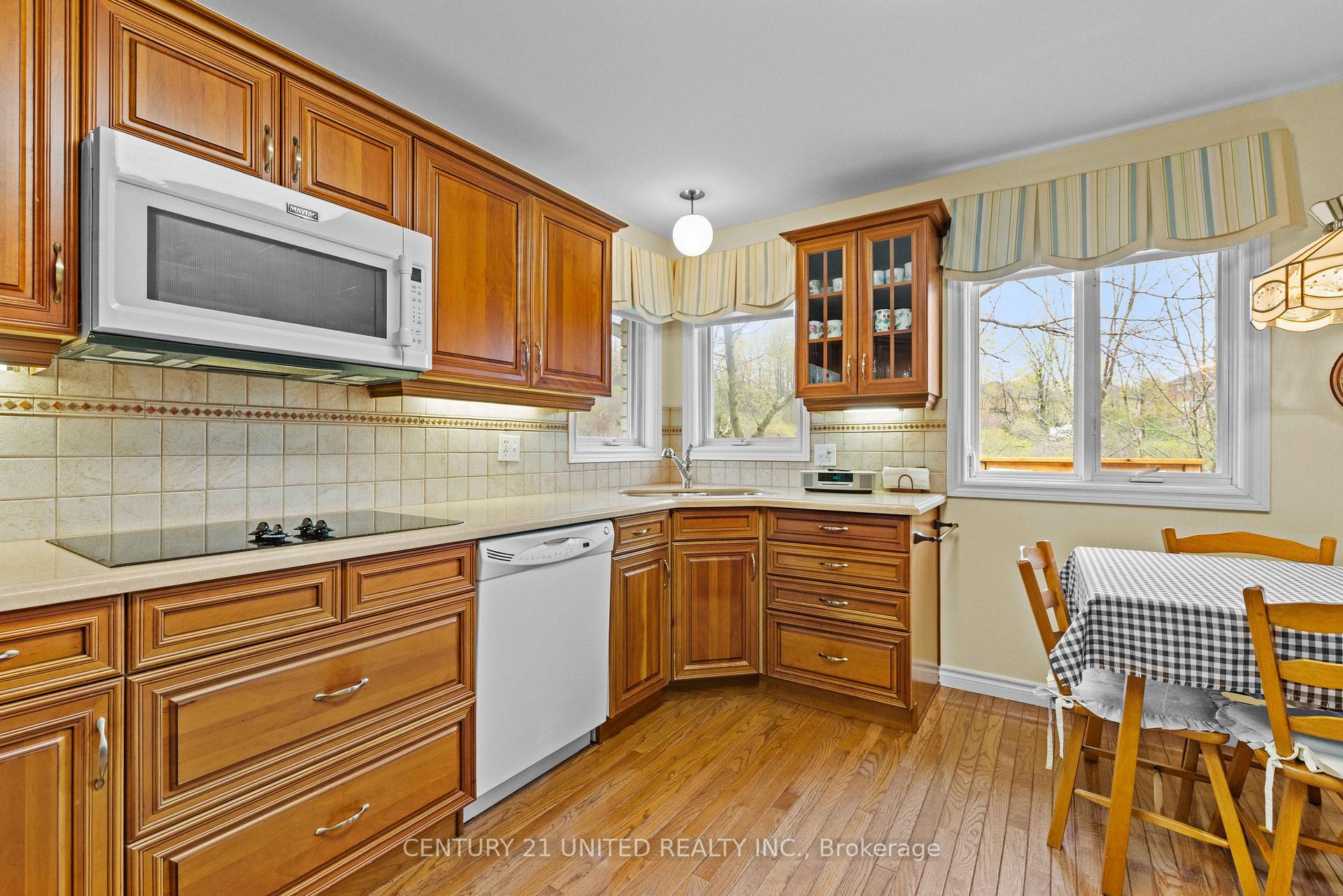 Photo 7 of 2903 Jennifer Drive, Peterborough, Northcrest Ward 5 — HOMEH