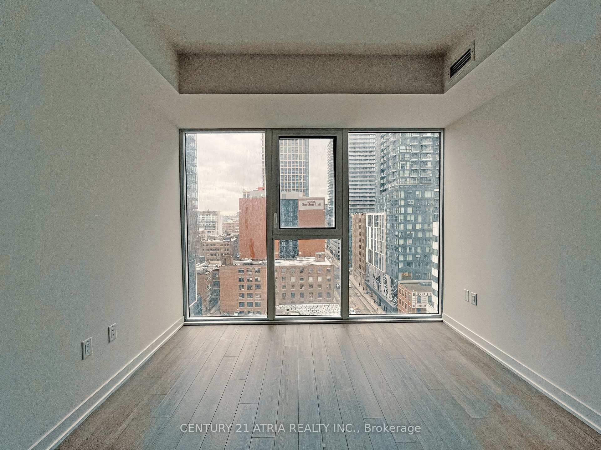 Photo 2 of Unit 1002, 357 King Street W, Toronto, Waterfront Communities — HOMEH