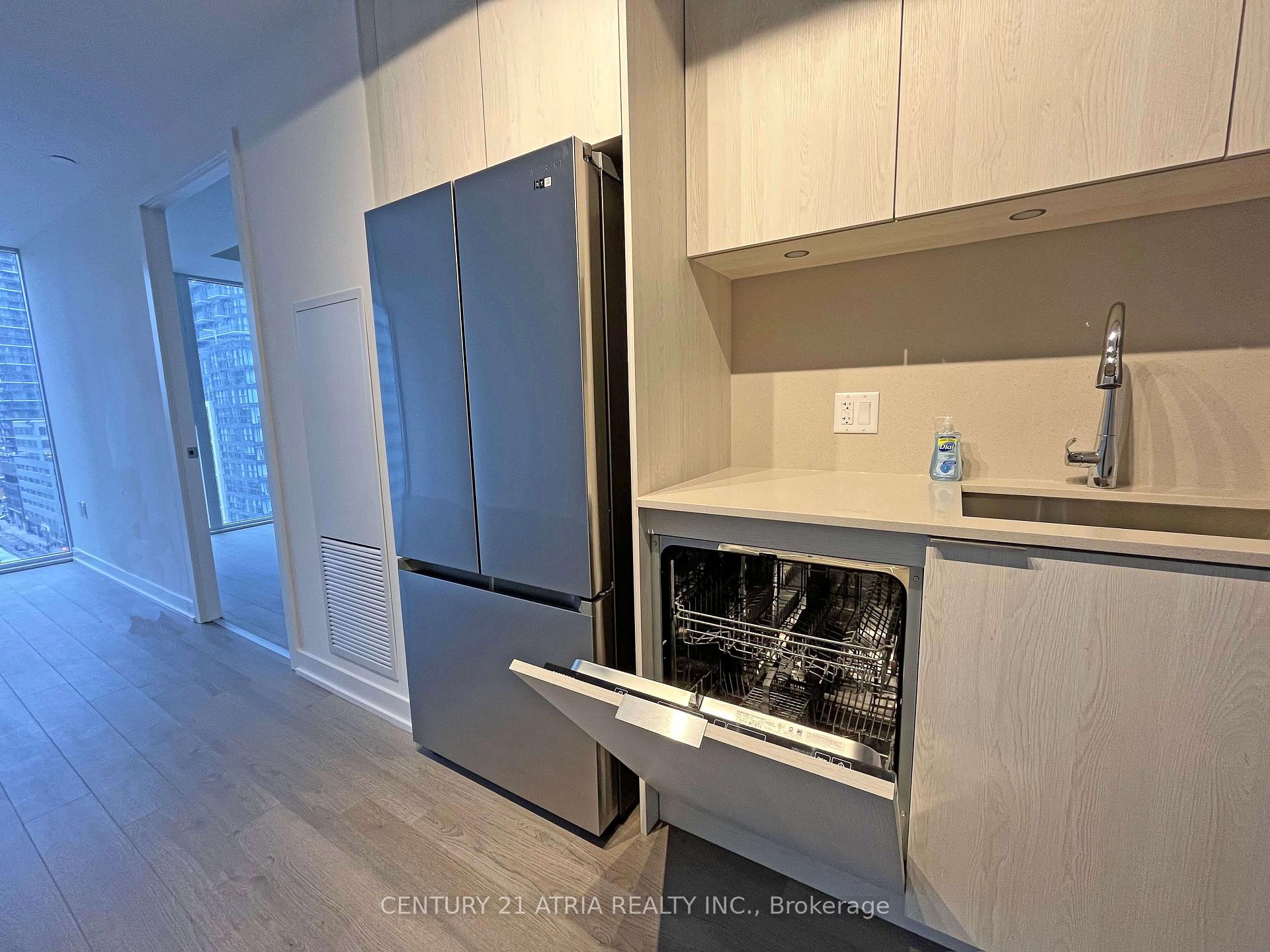 Photo 5 of Unit 1002, 357 King Street W, Toronto, Waterfront Communities — HOMEH