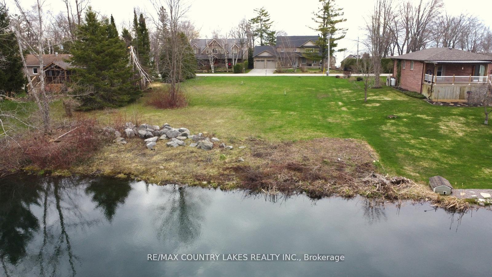 Photo 3 of 36 Southview Dr R.R.#3, Brechin, Ramara, Brechin — HOMEH