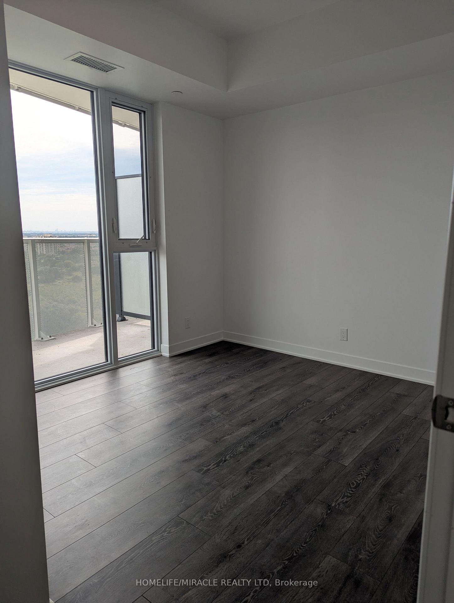 Photo 4 of Unit 2104, 10 Flavelle Trail, Vaughan, Steeles West Industrial — HOMEH