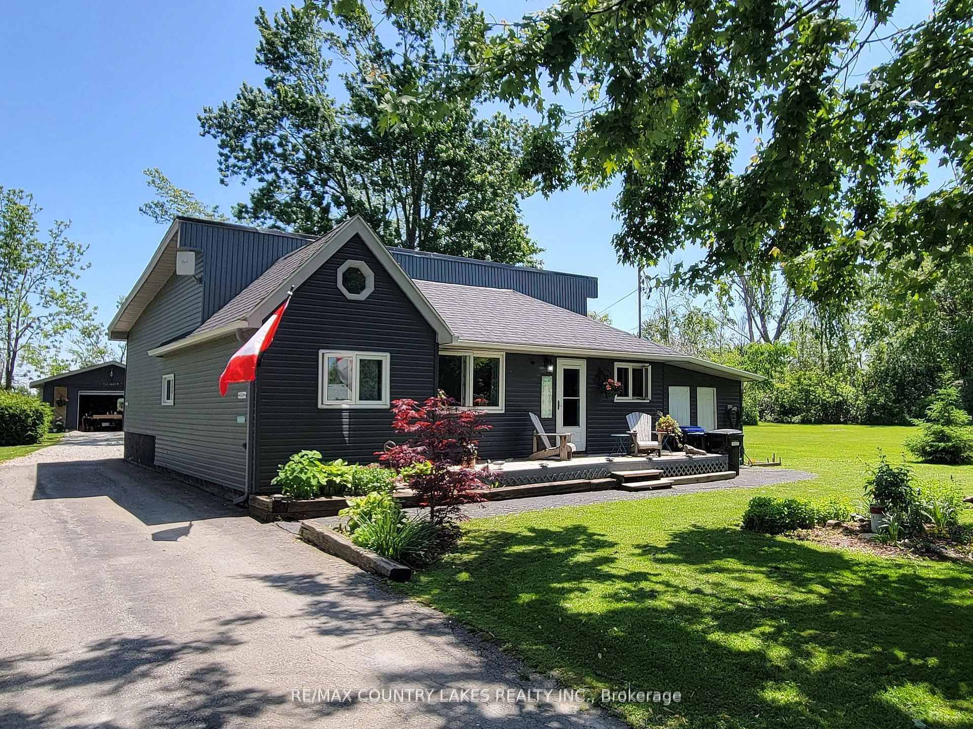 Photo of 2481 Lakeshore Drive