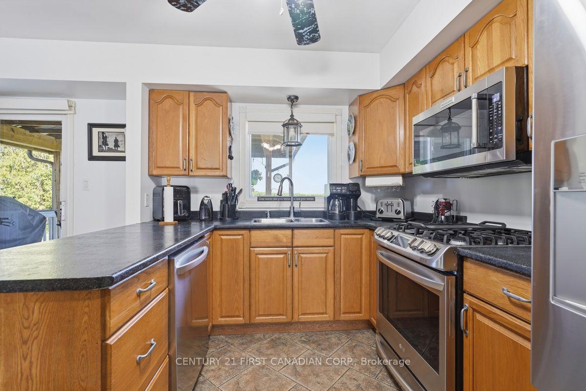 Photo 14 of 22656 Queens Line, West Elgin, Rodney — HOMEH