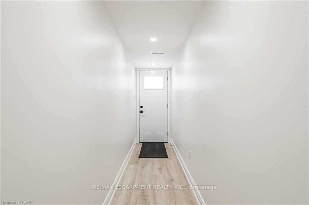 Photo 4 of Unit 101, 895 Maple Avenue, Burlington, Brant — HOMEH