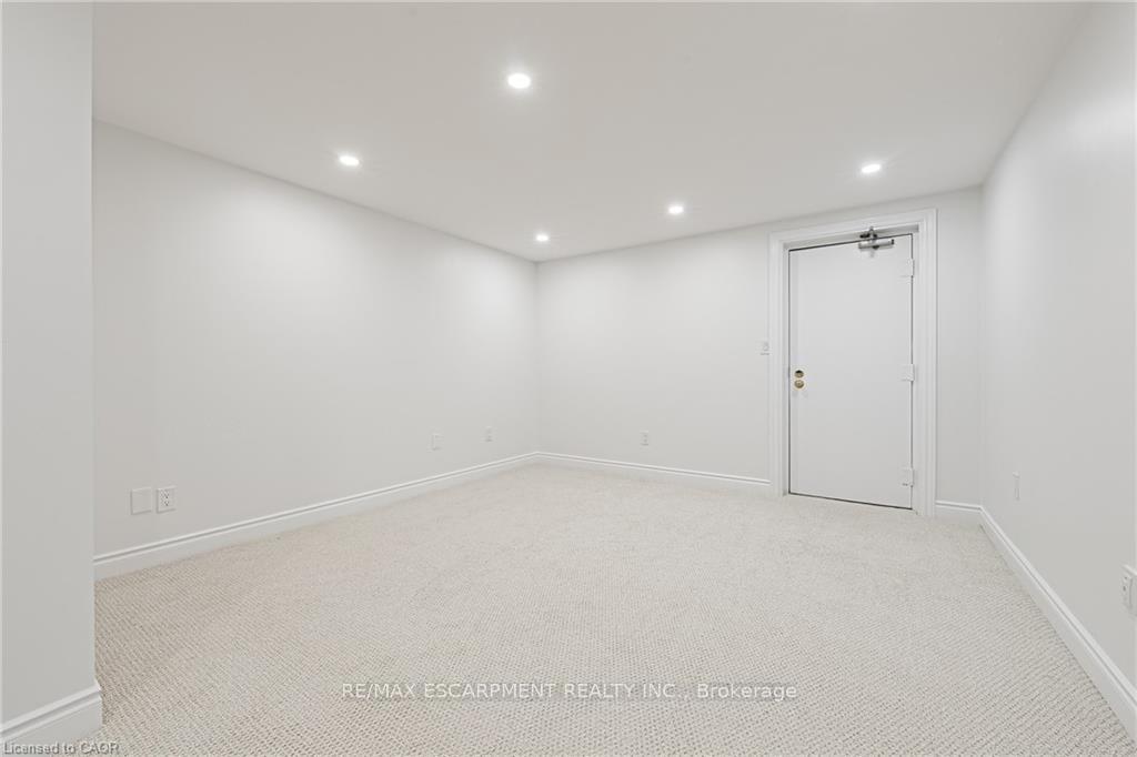 Photo 8 of Unit 101, 895 Maple Avenue, Burlington, Brant — HOMEH