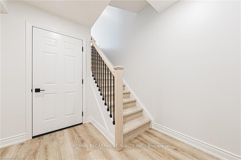 Photo 10 of Unit 101, 895 Maple Avenue, Burlington, Brant — HOMEH