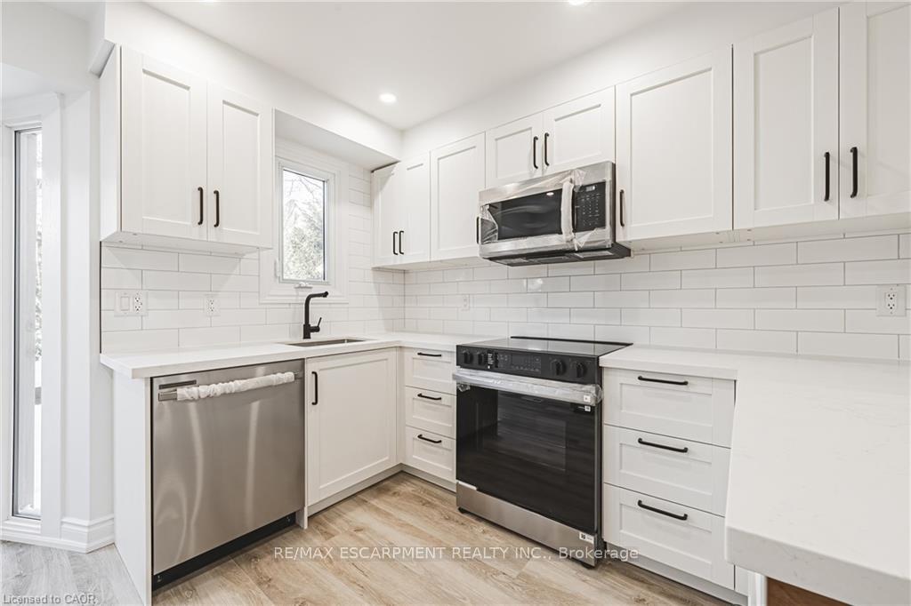 Photo 17 of Unit 101, 895 Maple Avenue, Burlington, Brant — HOMEH