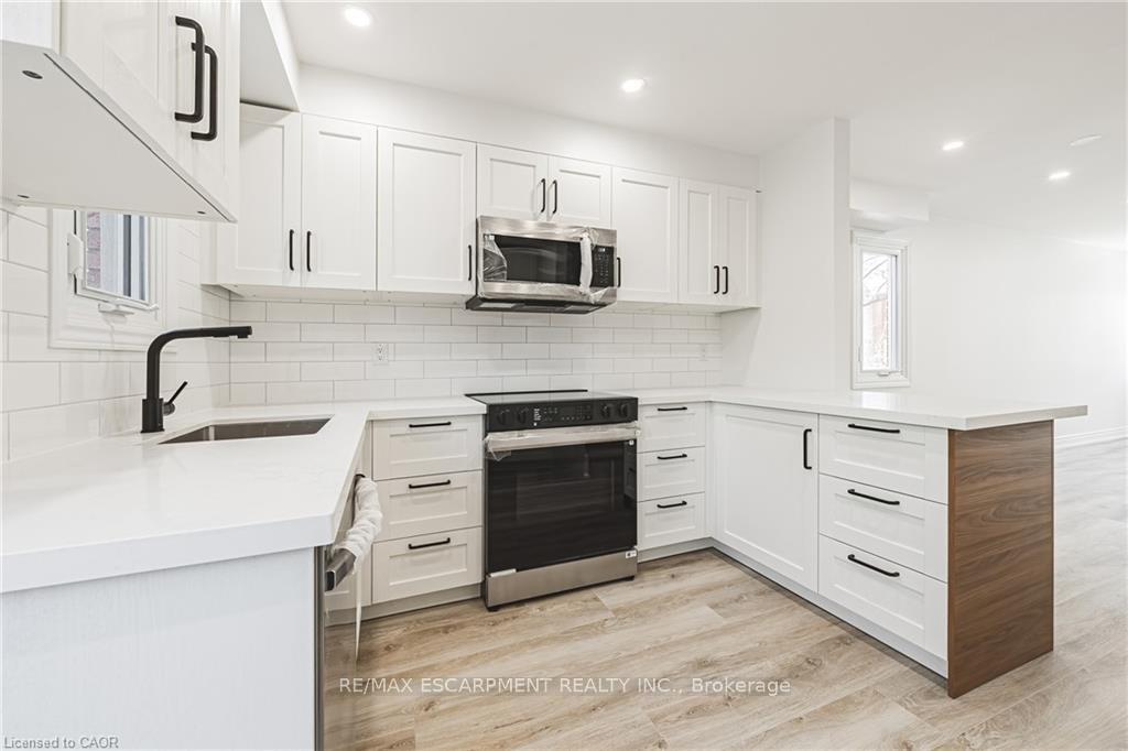 Photo 18 of Unit 101, 895 Maple Avenue, Burlington, Brant — HOMEH