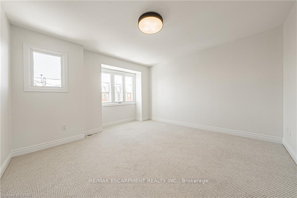 Photo 23 of Unit 101, 895 Maple Avenue, Burlington, Brant — HOMEH