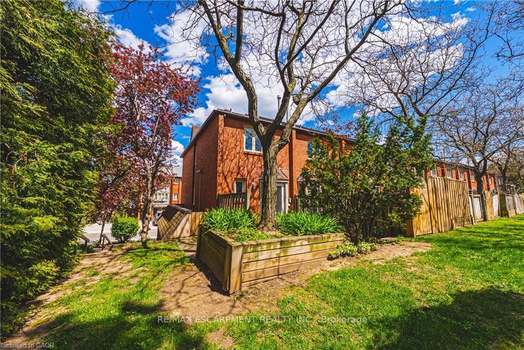 Photo 31 of Unit 101, 895 Maple Avenue, Burlington, Brant — HOMEH