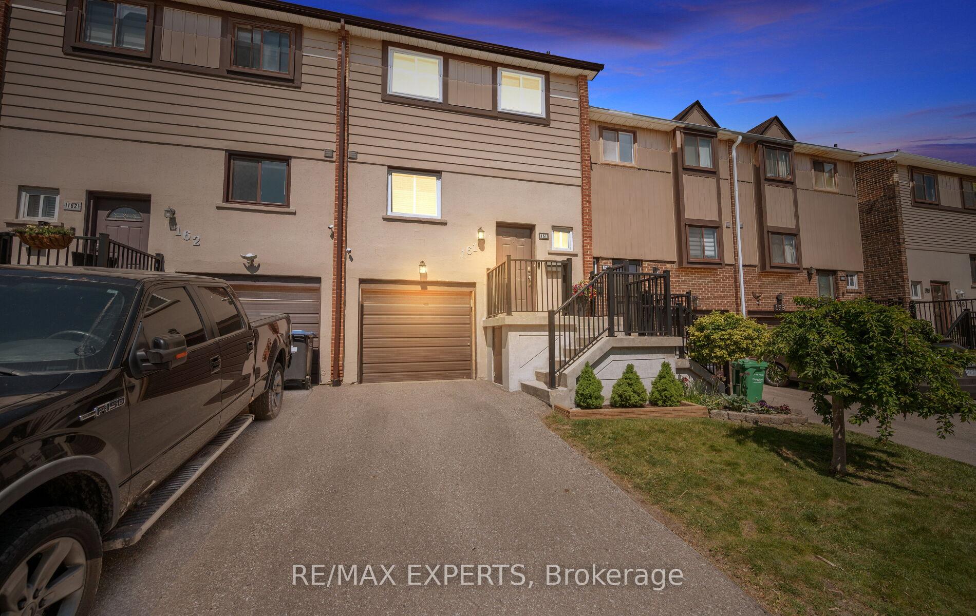 Photo 5 of Unit 15, 161 Moregate Crescent, Brampton, Central Park — HOMEH