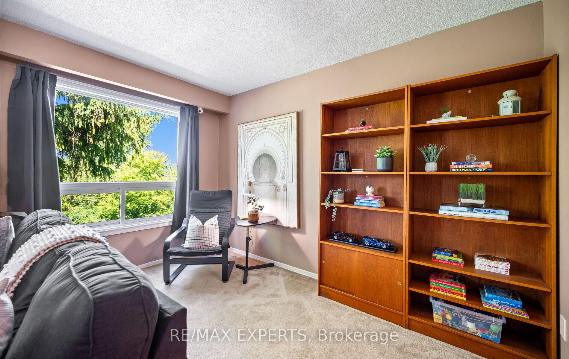 Photo 10 of Unit 15, 161 Moregate Crescent, Brampton, Central Park — HOMEH