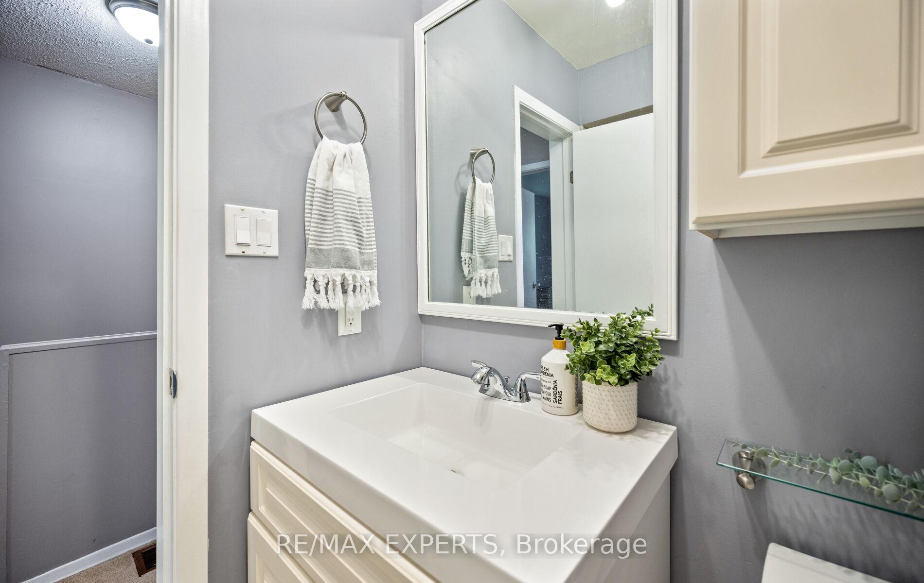 Photo 34 of Unit 15, 161 Moregate Crescent, Brampton, Central Park — HOMEH