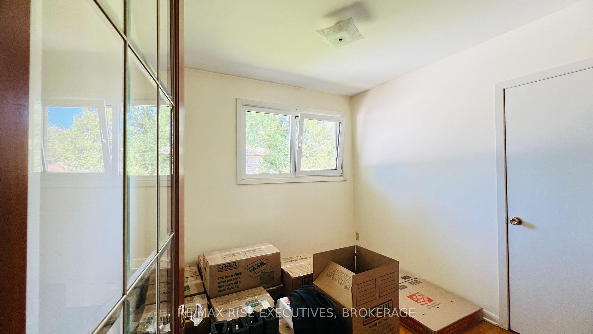 Photo 18 of 61 Conacher Drive, Kingston, Rideau — HOMEH
