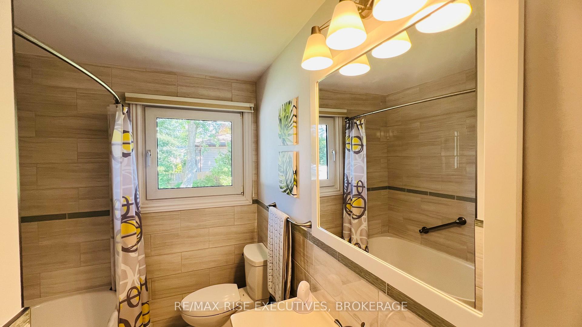 Photo 16 of 61 Conacher Drive, Kingston, Rideau — HOMEH