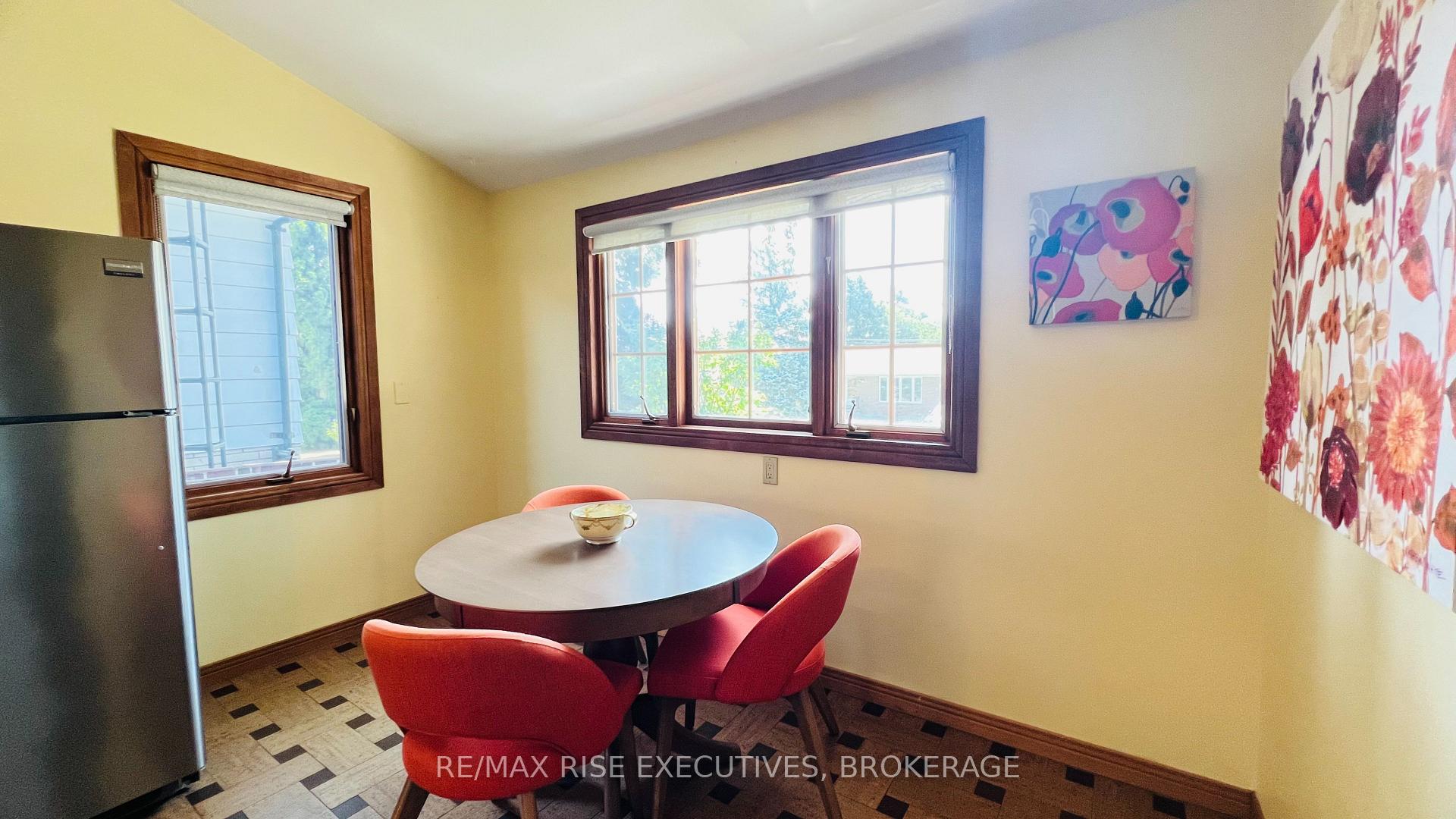 Photo 10 of 61 Conacher Drive, Kingston, Rideau — HOMEH
