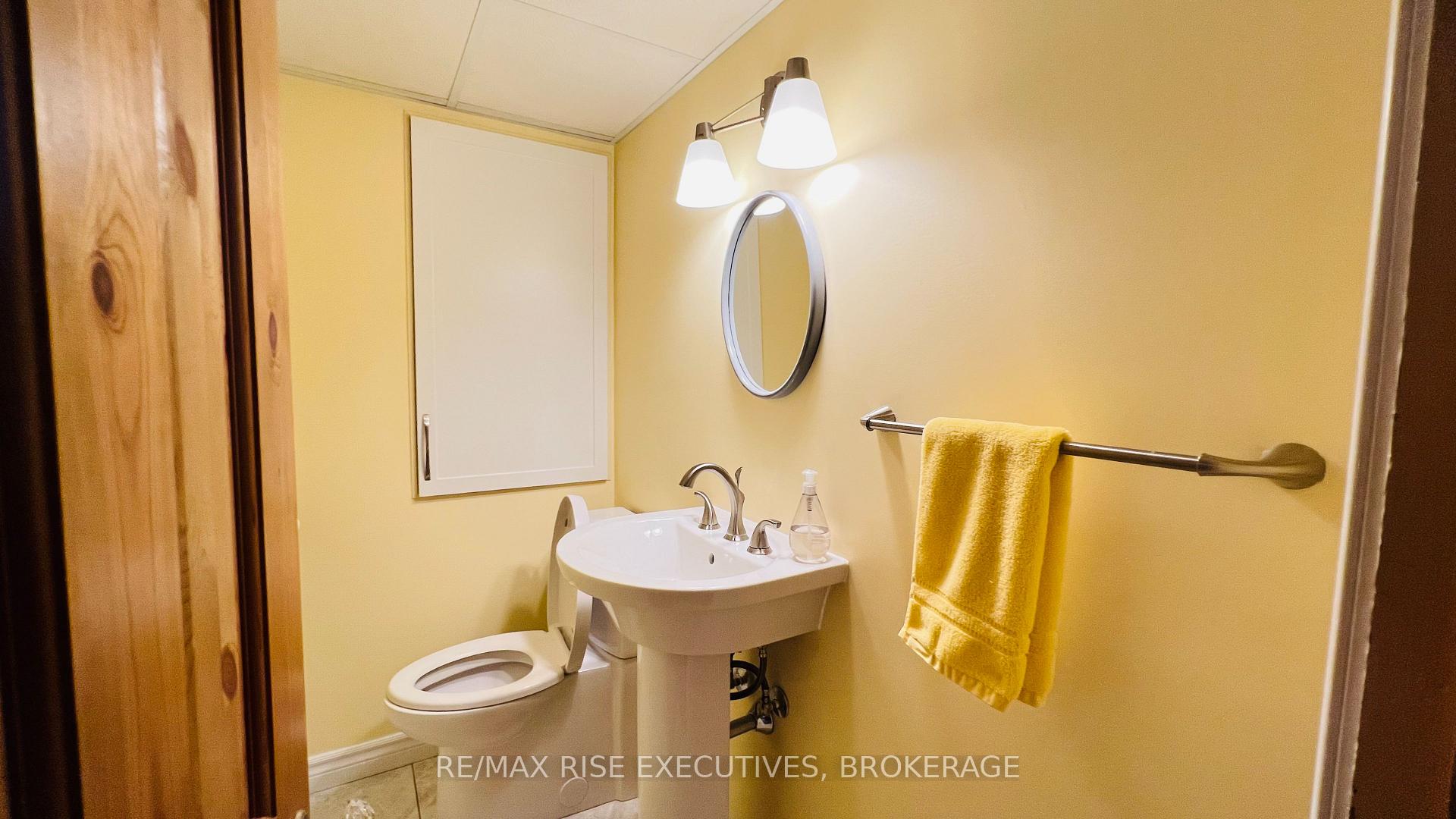Photo 27 of 61 Conacher Drive, Kingston, Rideau — HOMEH