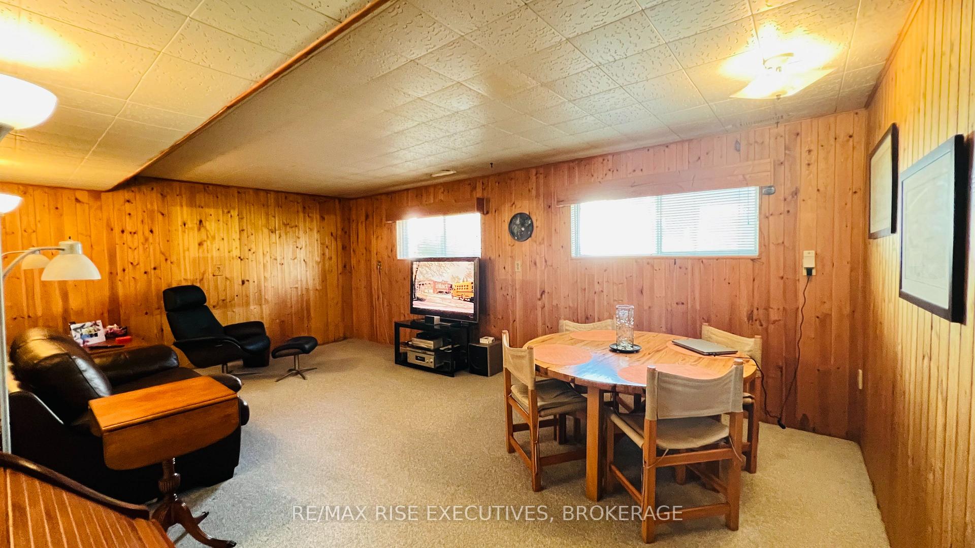 Photo 22 of 61 Conacher Drive, Kingston, Rideau — HOMEH