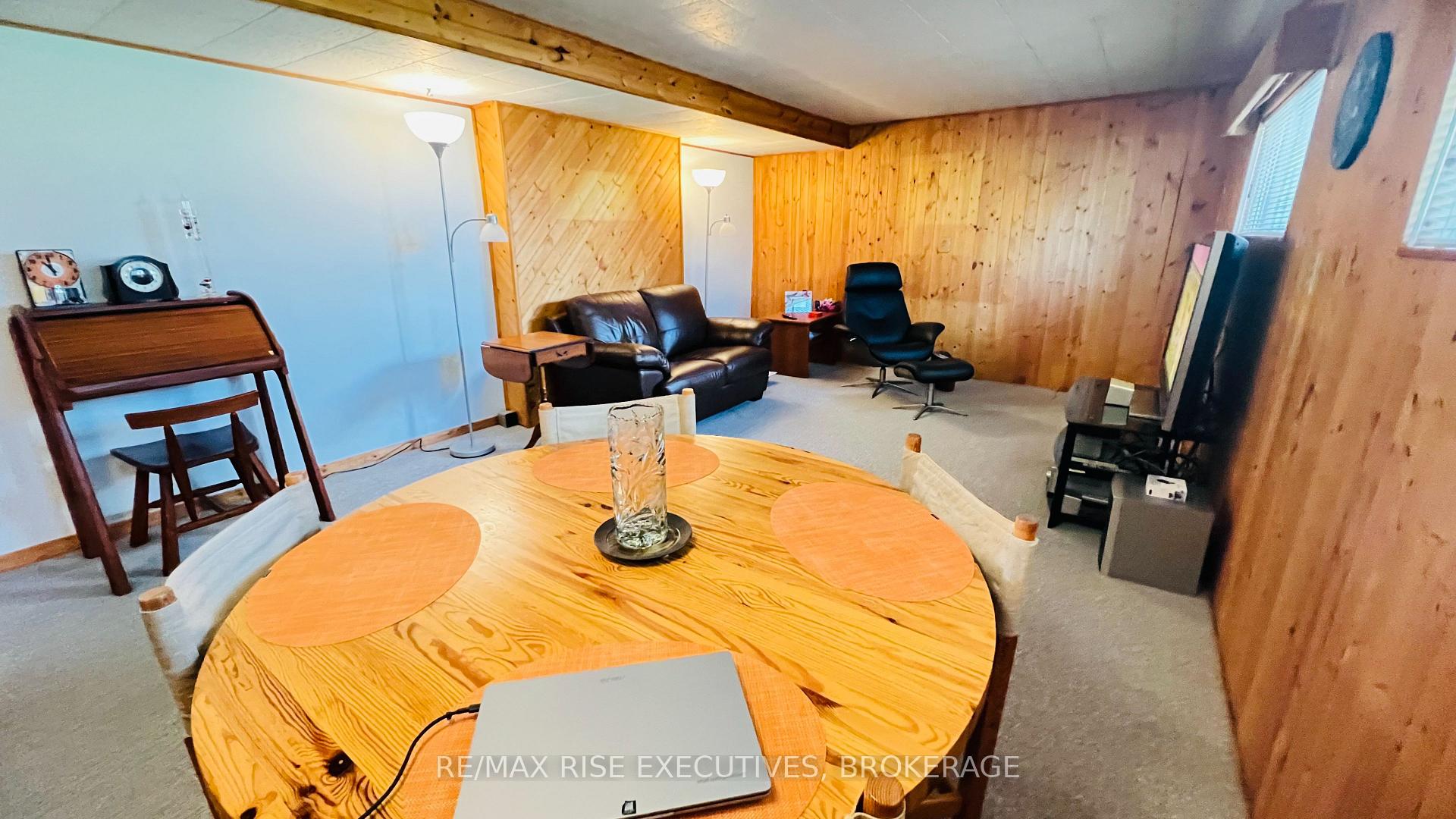 Photo 25 of 61 Conacher Drive, Kingston, Rideau — HOMEH