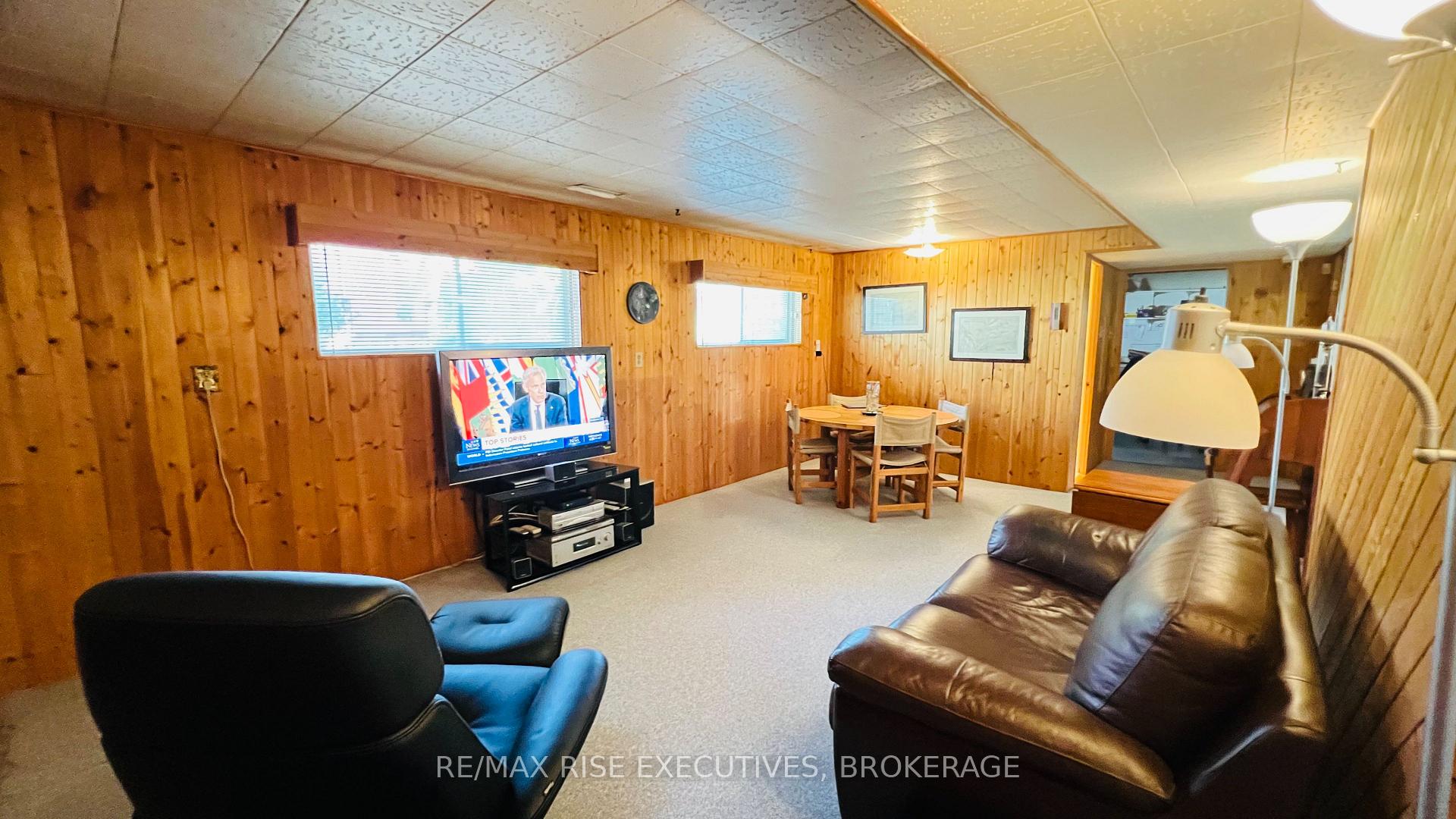Photo 24 of 61 Conacher Drive, Kingston, Rideau — HOMEH