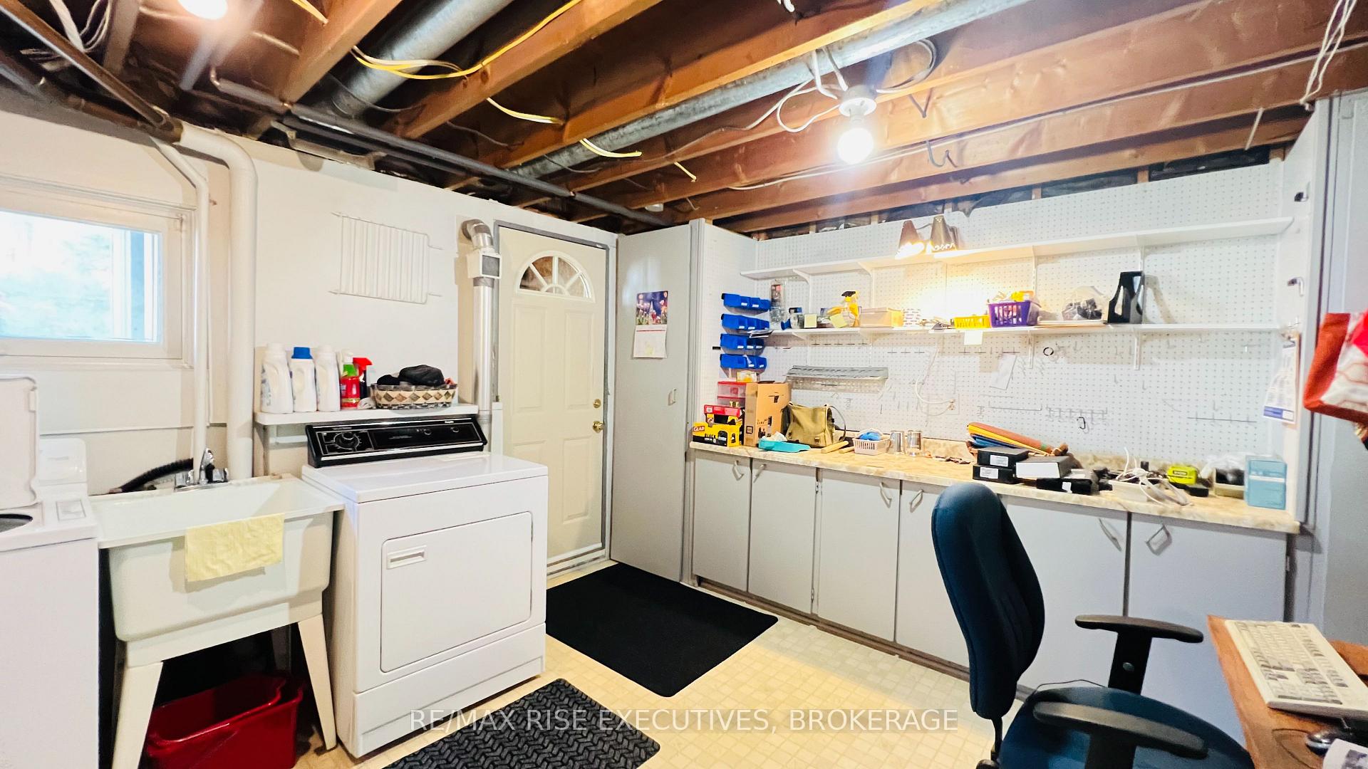 Photo 30 of 61 Conacher Drive, Kingston, Rideau — HOMEH