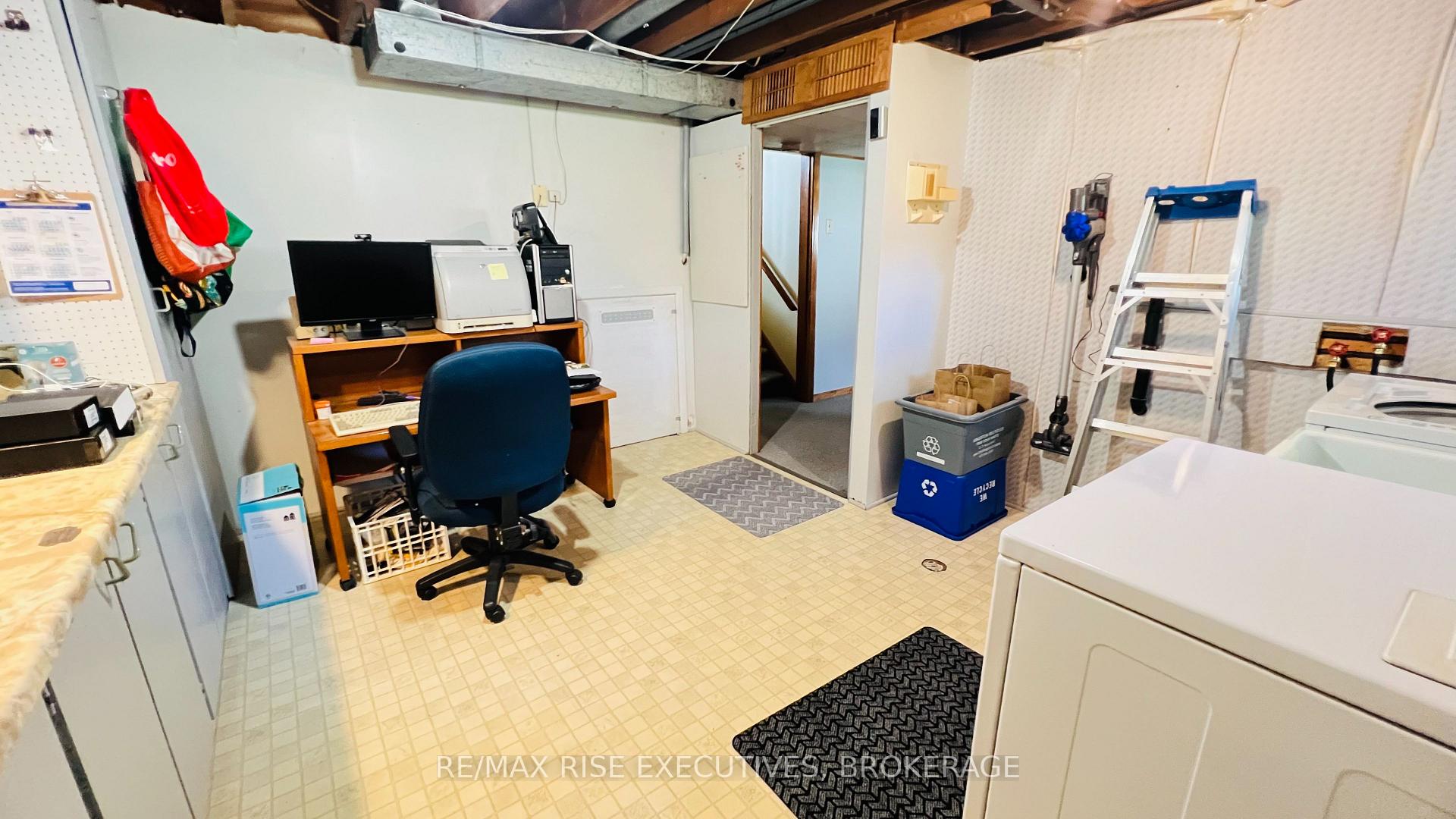 Photo 29 of 61 Conacher Drive, Kingston, Rideau — HOMEH