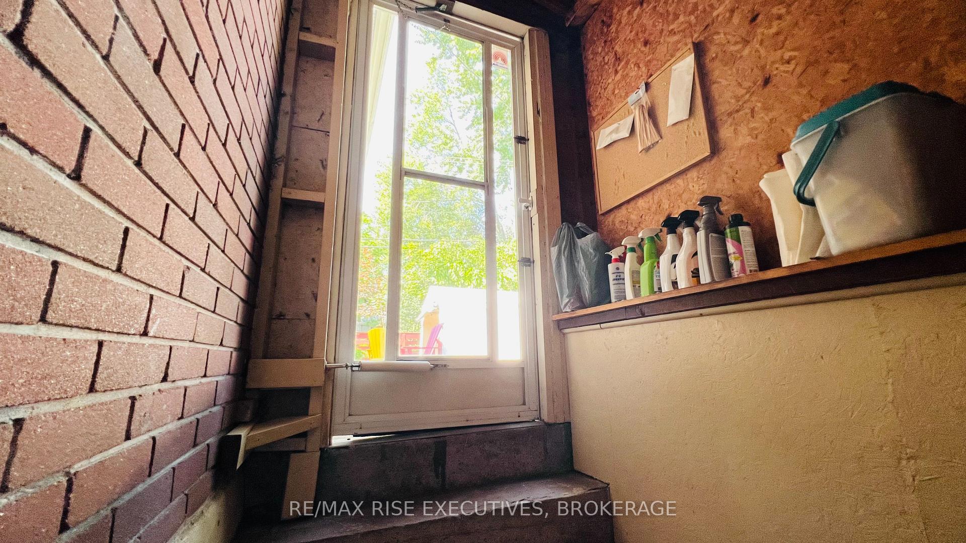 Photo 31 of 61 Conacher Drive, Kingston, Rideau — HOMEH