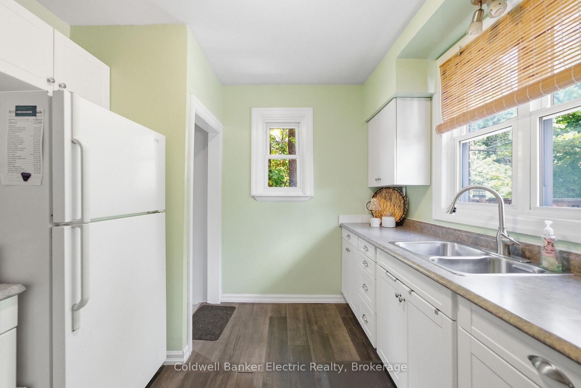 Photo 9 of 1228 Kenneth Avenue, Peterborough, Otonabee Ward 1 — HOMEH
