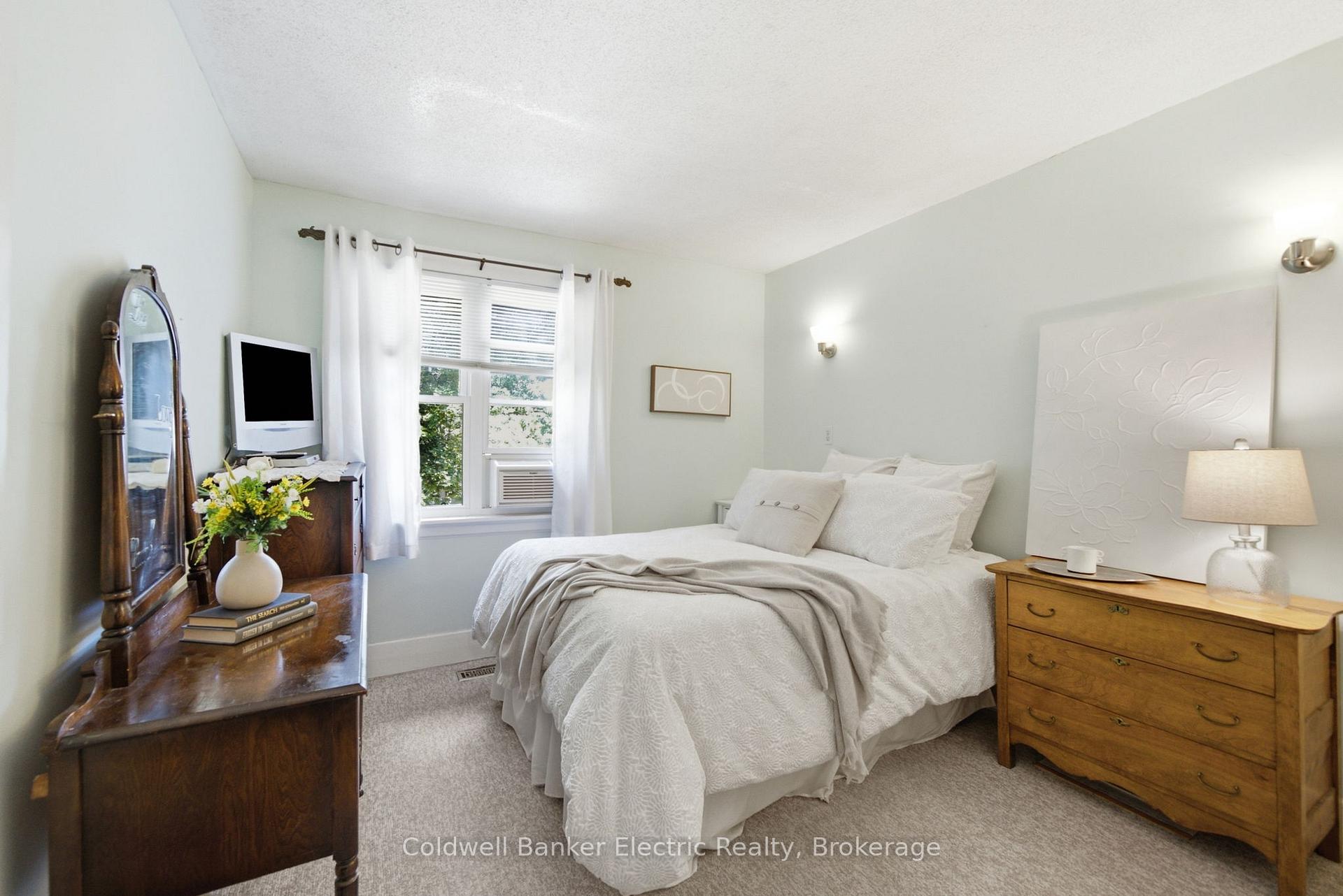 Photo 15 of 1228 Kenneth Avenue, Peterborough, Otonabee Ward 1 — HOMEH