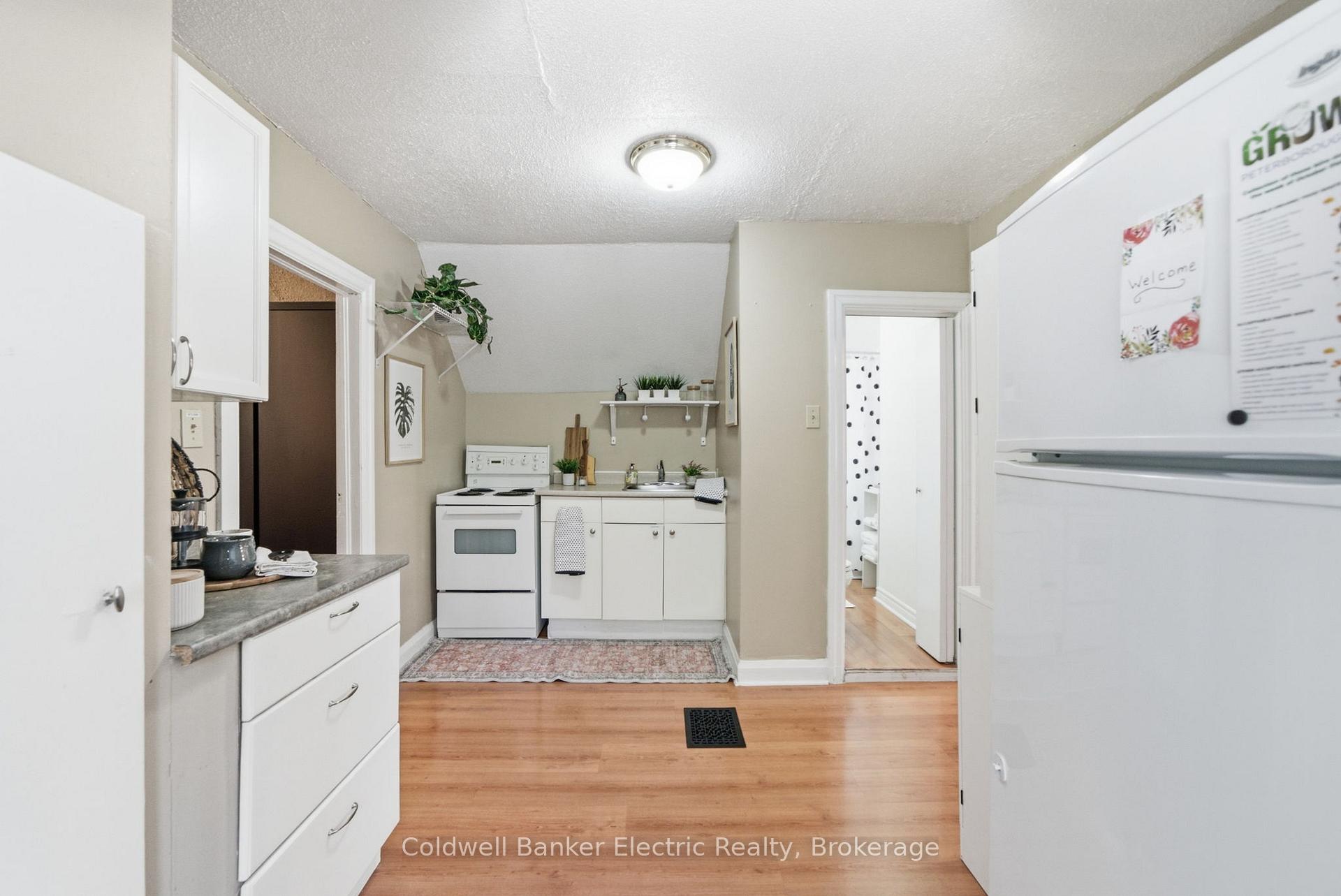 Photo 21 of 1228 Kenneth Avenue, Peterborough, Otonabee Ward 1 — HOMEH