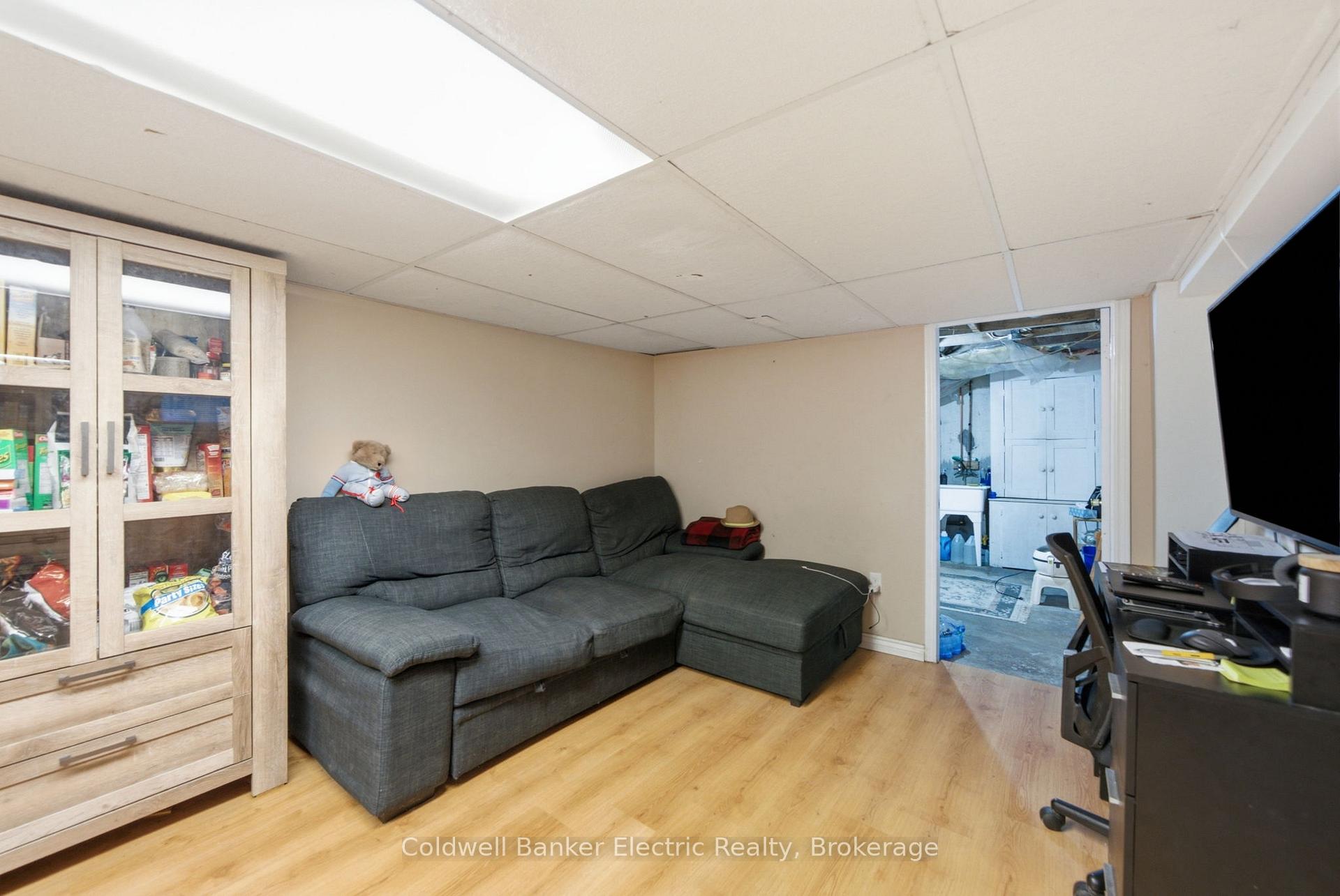 Photo 28 of 1228 Kenneth Avenue, Peterborough, Otonabee Ward 1 — HOMEH