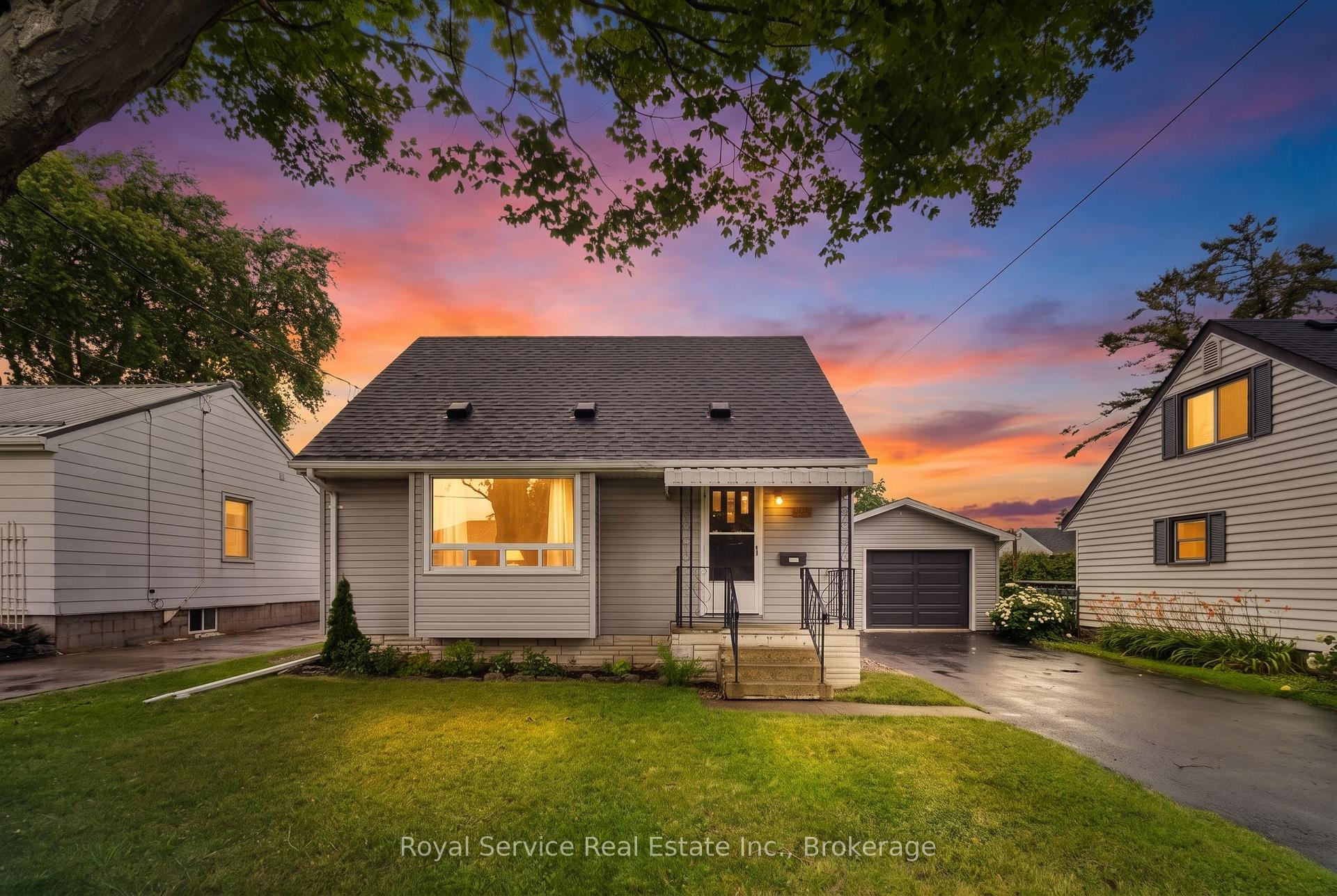Photo of 558 Burnham Street
