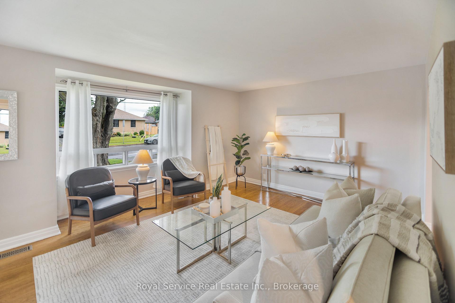 Photo 8 of 558 Burnham Street, Cobourg — HOMEH