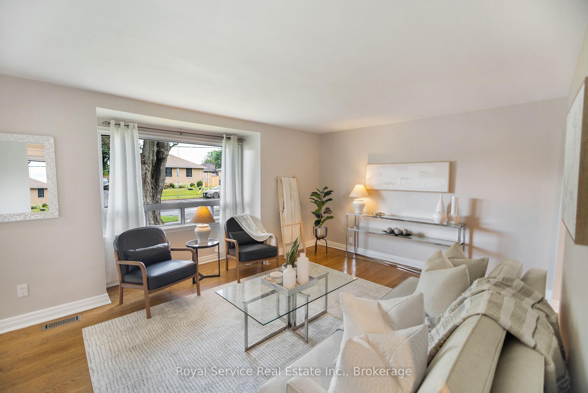Photo 9 of 558 Burnham Street, Cobourg — HOMEH