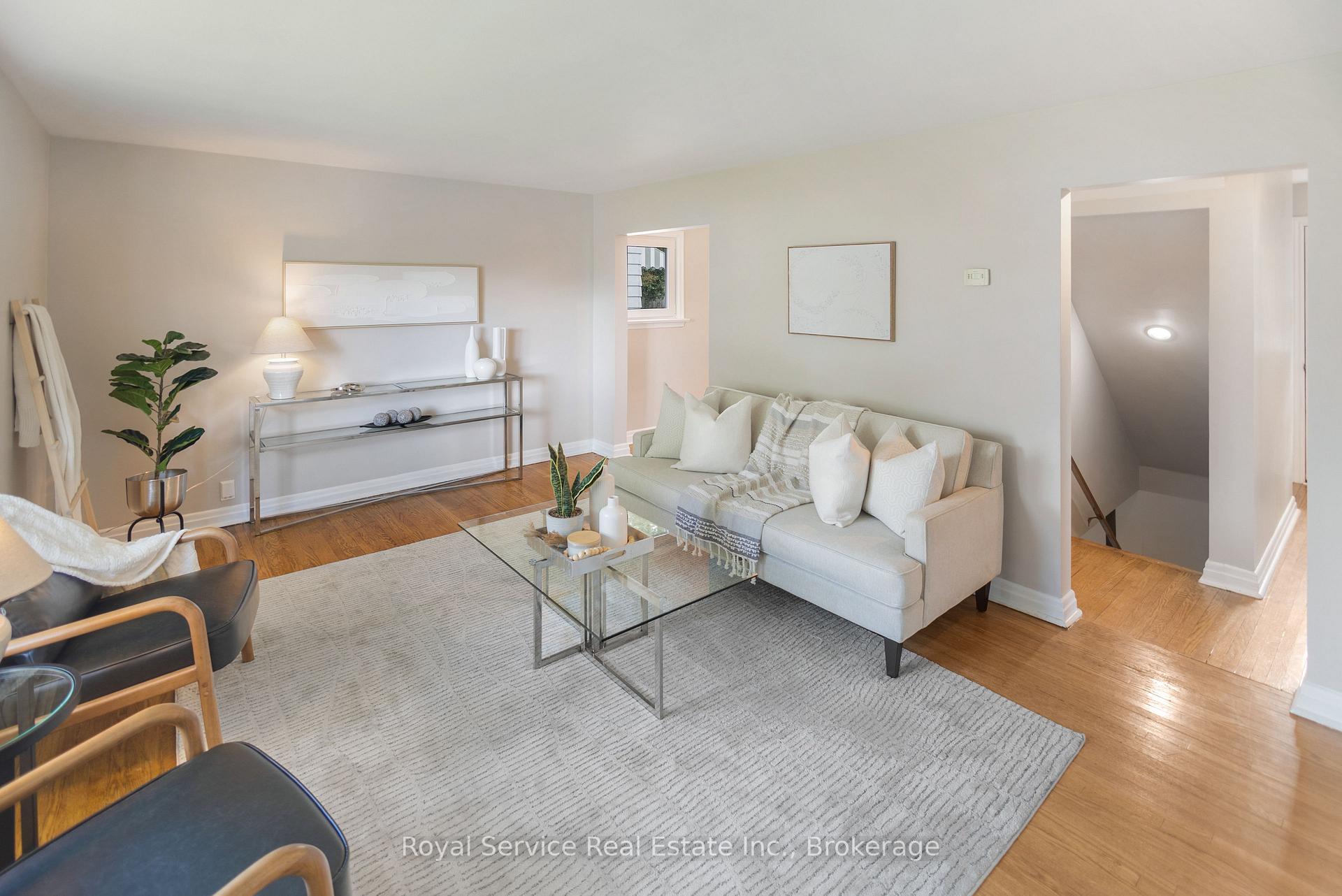 Photo 11 of 558 Burnham Street, Cobourg — HOMEH