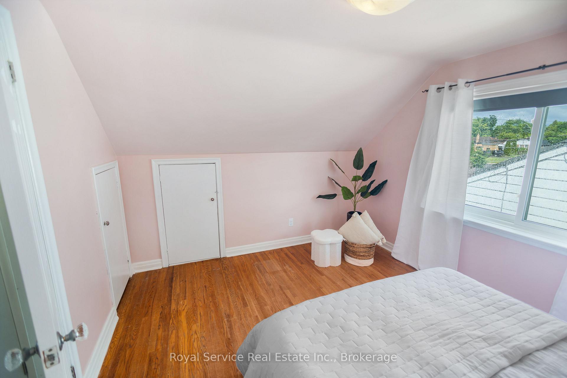 Photo 24 of 558 Burnham Street, Cobourg — HOMEH