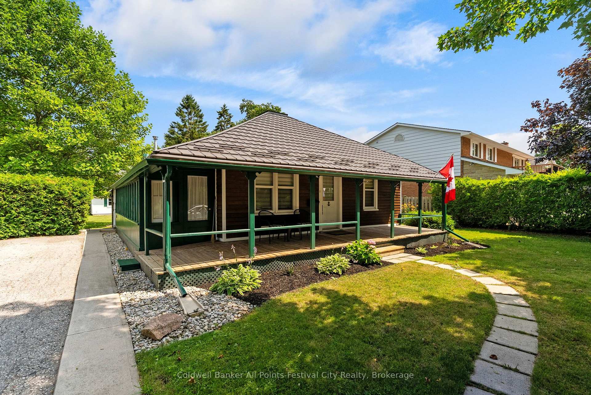 Photo 2 of 135 Essex Street, Goderich, Goderich (Town) — HOMEH